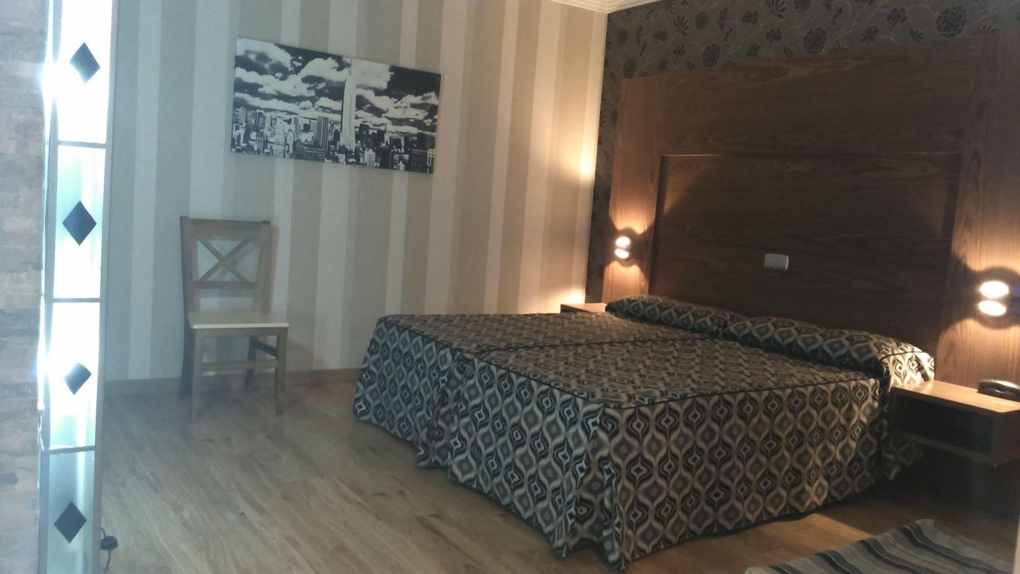 ויארובלדו Hotel Ideal מראה חיצוני תמונה