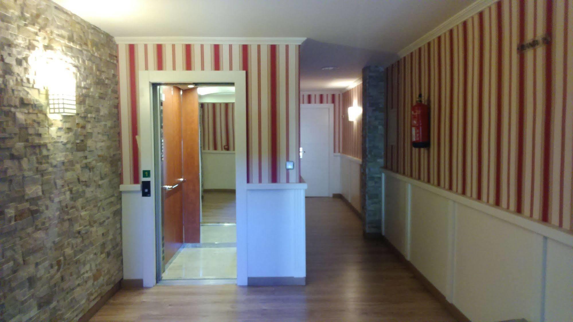ויארובלדו Hotel Ideal מראה חיצוני תמונה